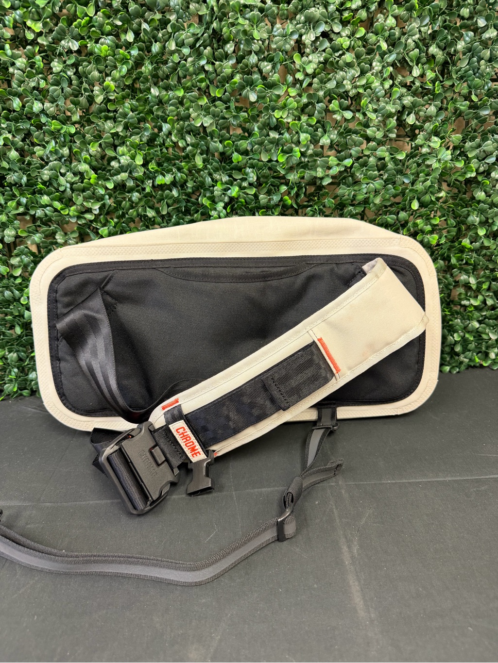 Chrome Industries Kadet Wp Sling — image 4 of 8